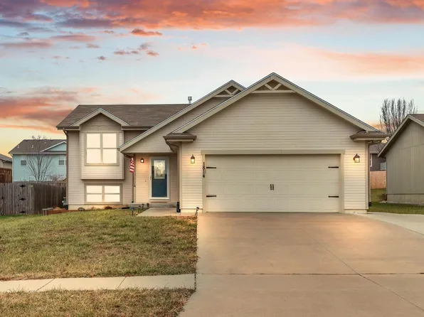 1814 SW Valley View Dr, Topeka, KS 66615