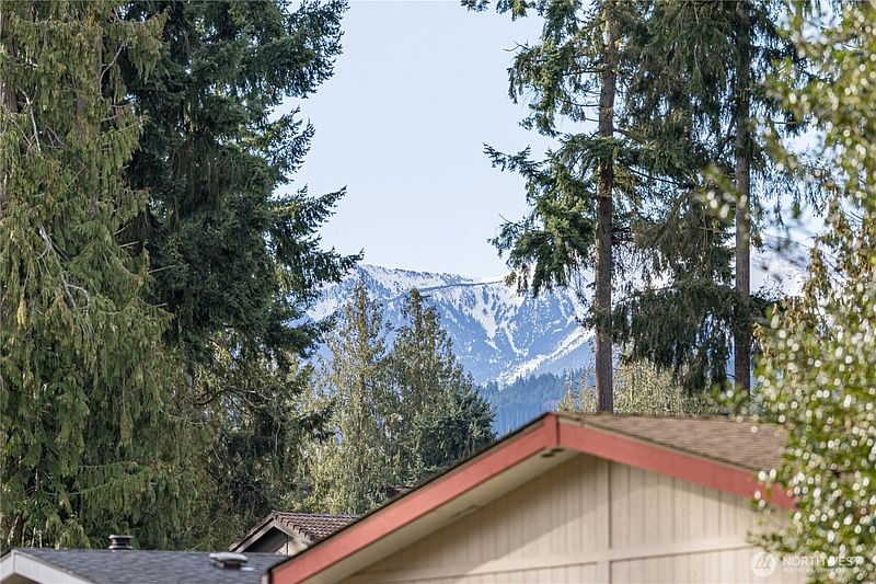 3rd image of 93 Fircrest Drive