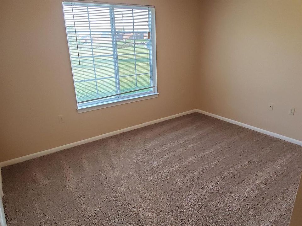 1st image of 722 Tumbleweed Ln #108