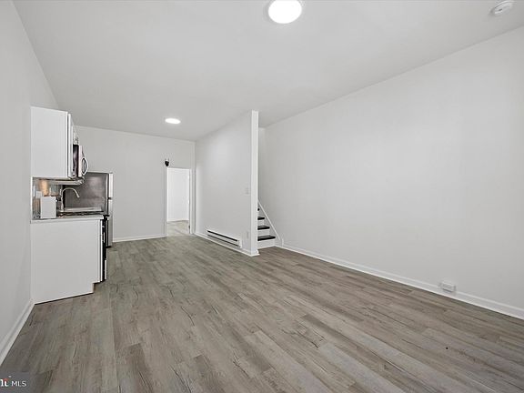 3rd image of 1216 W Firth St