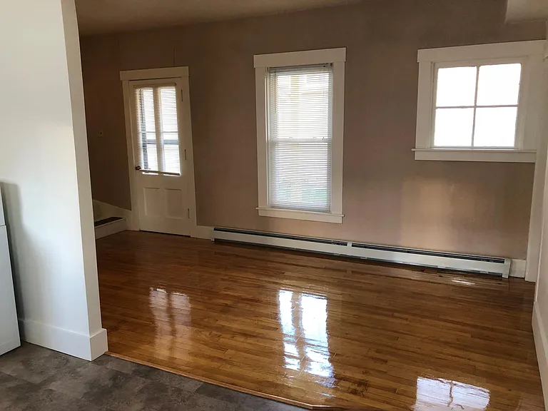 7 Roxbury Ct — Photo 3