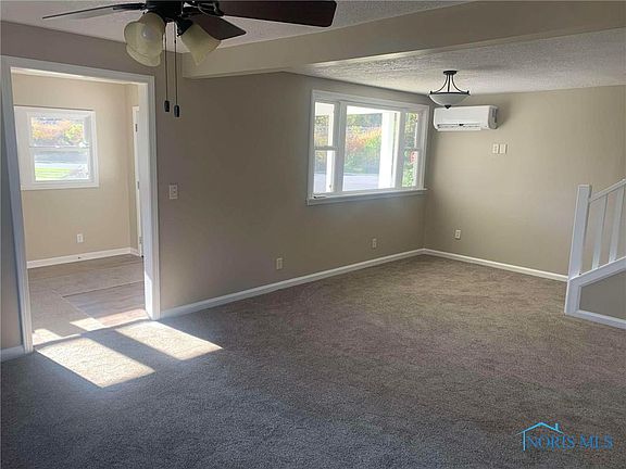 5th image of 301 E Cornelia St