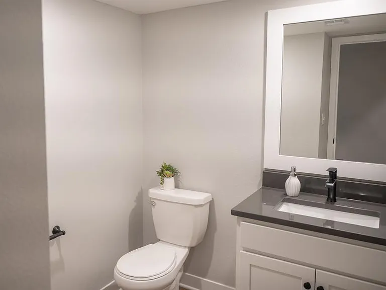 4614 Forest Ave — Photo 7