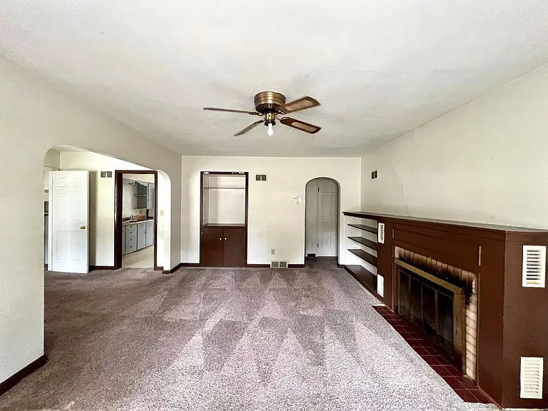1107 Claflin Main — Photo 4