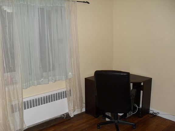 2nd room with computer table
