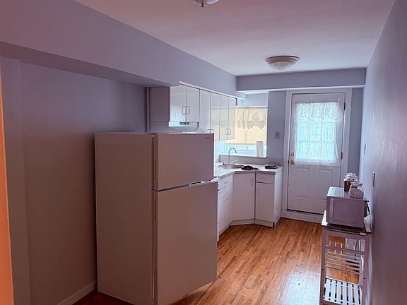 4th image of 2350 West St #1