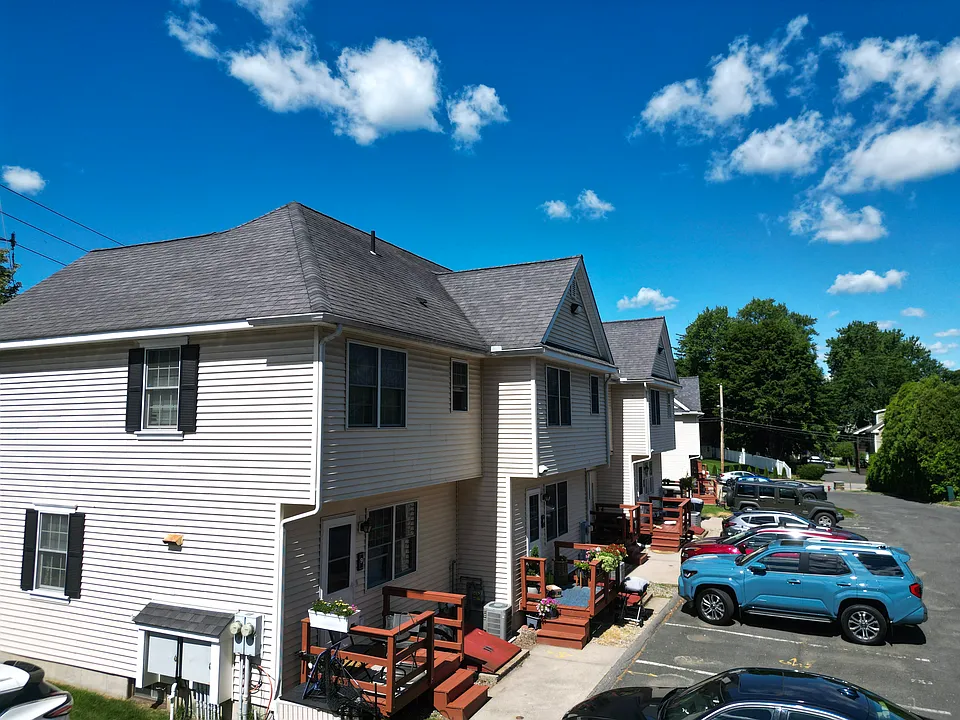 138 Main St #9