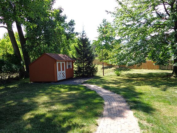5th image of 1411 Green Acres Dr