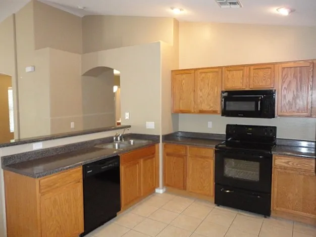 3 bed, 2.0 bath, 1527 sqft, $1,925 — Photo 4