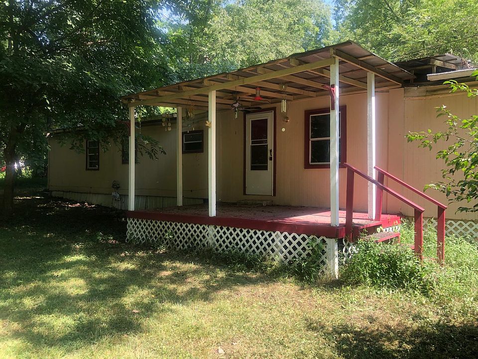 2nd image of 1060 Chestnut Rd