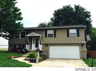 4721 Snow White Ter, Alton, IL 62002