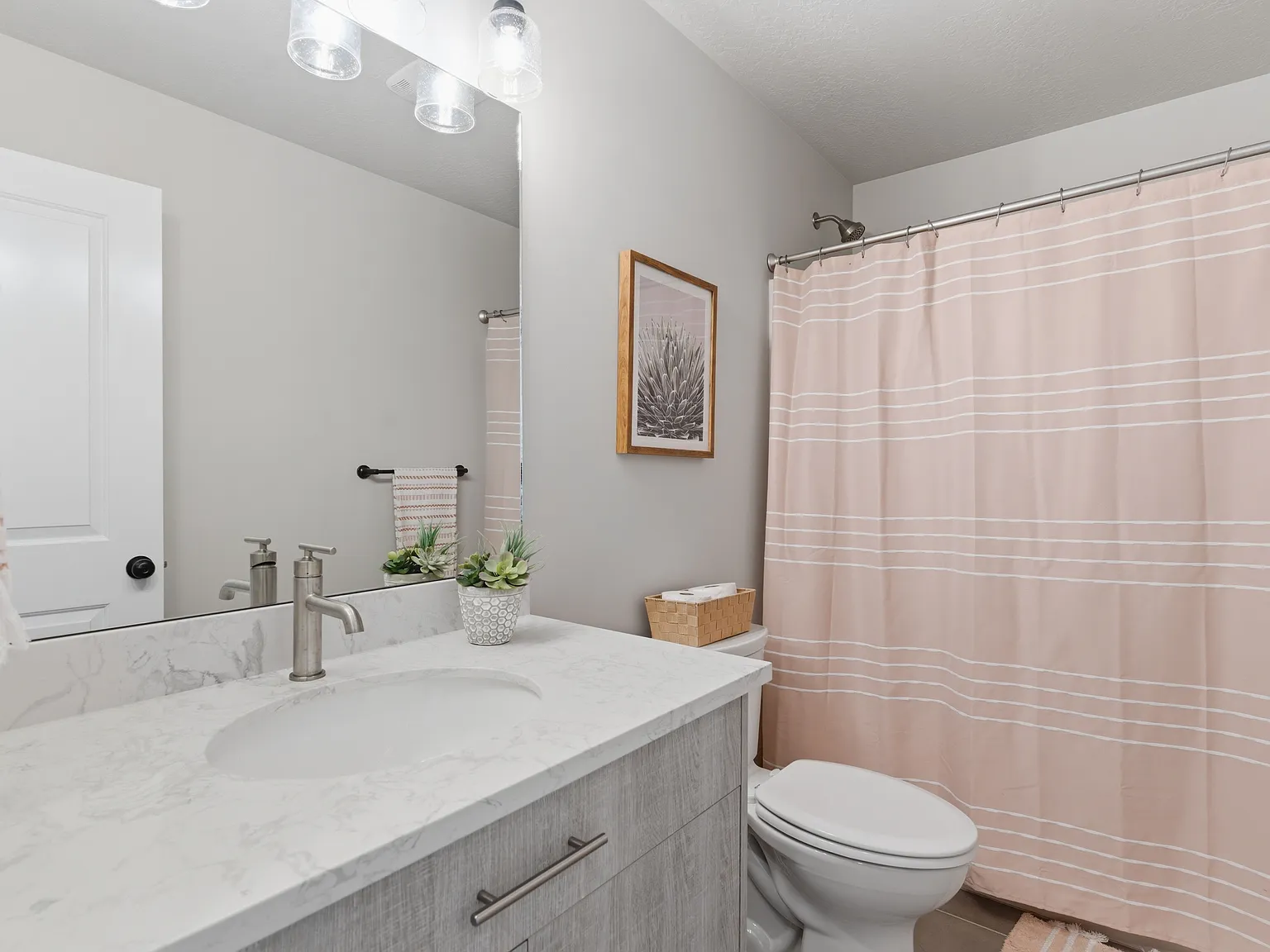 3 bed, 1852 sqft, $2,500 — Photo 4