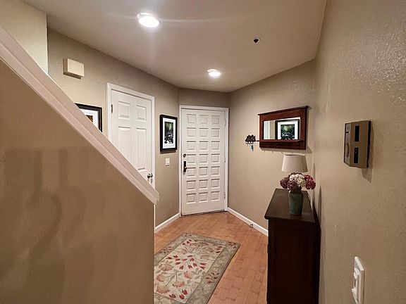 5th image of 727 Loma Verde Ave #C