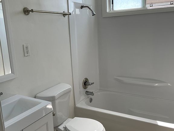 5th image of 421 E Acacia Ave #D