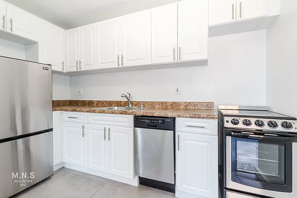 Rented by MNS | media 12