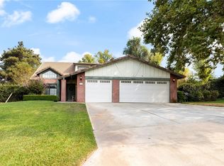175 Goldfinch Ln, Riverside, CA 92507