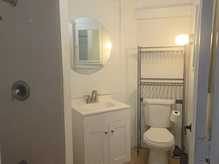 264 Alexander St #4 — Photo 7