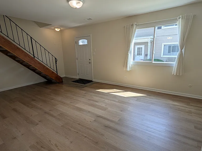 10S442 Echo Ln #3 — Photo 8