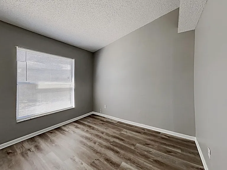 7135 Edgewater Shores Ct — Photo 10