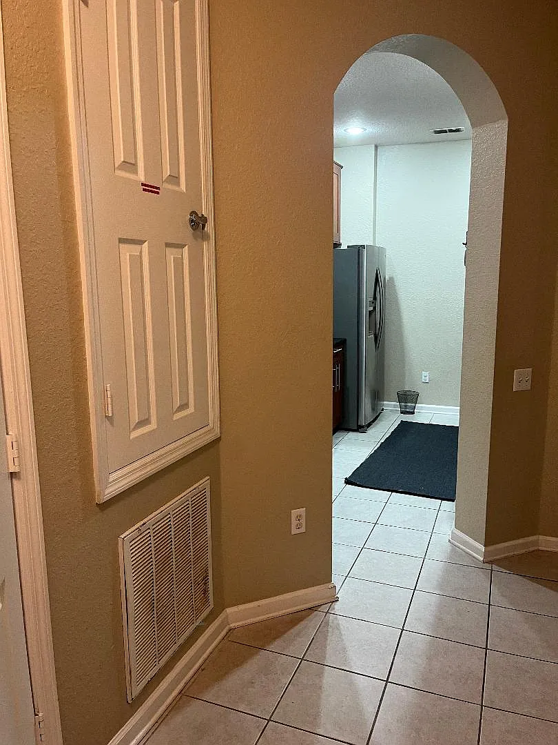 3 bed, 1247 sqft, $1,950 — Photo 2