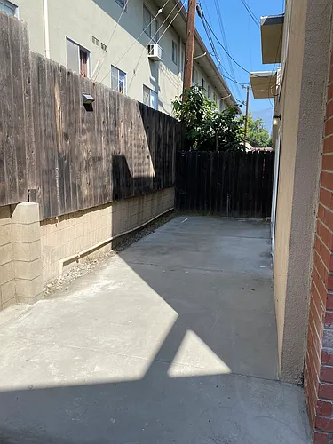 1014 W. Huntington Dr. Photo 1