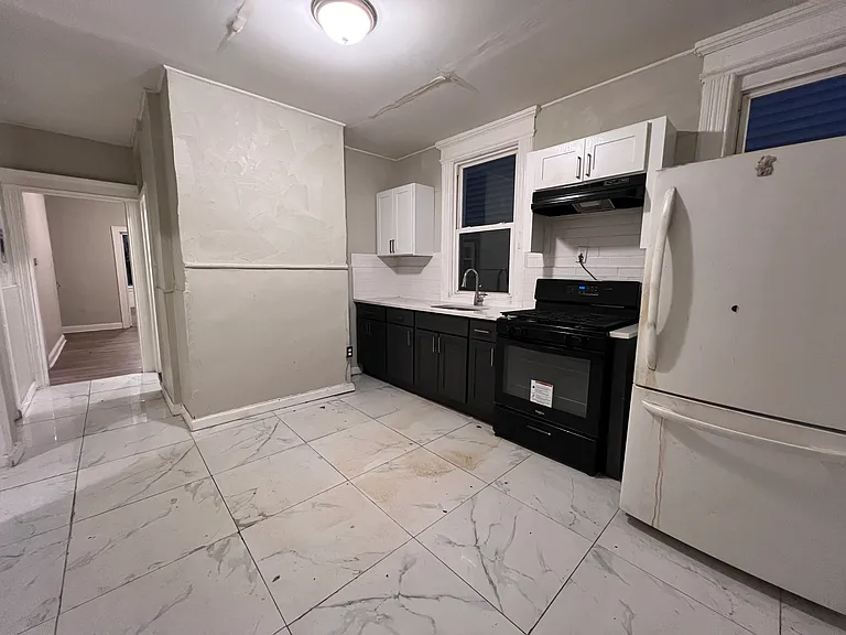 115 Seymour Ave #1 — Photo 3