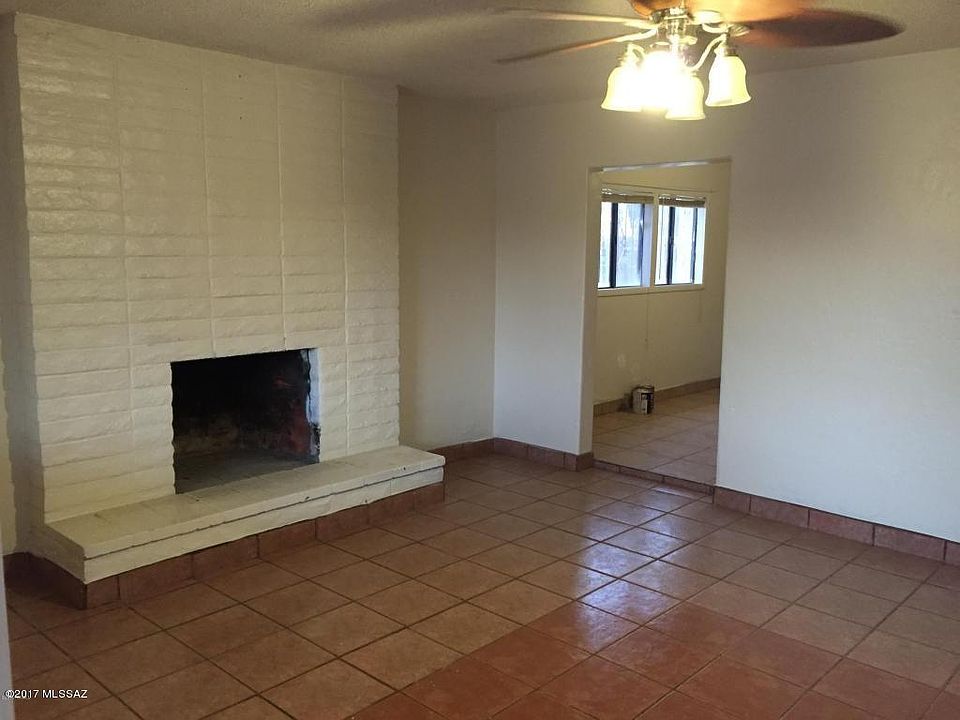 2nd image of 1327 W Delaware St