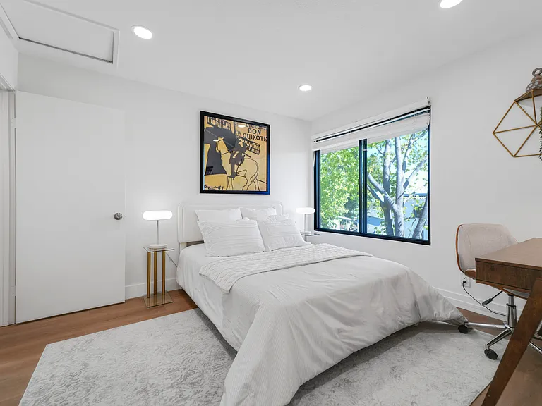 2111 Latham St #307 — Photo 43