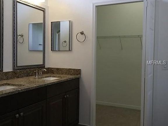 Walk in closet