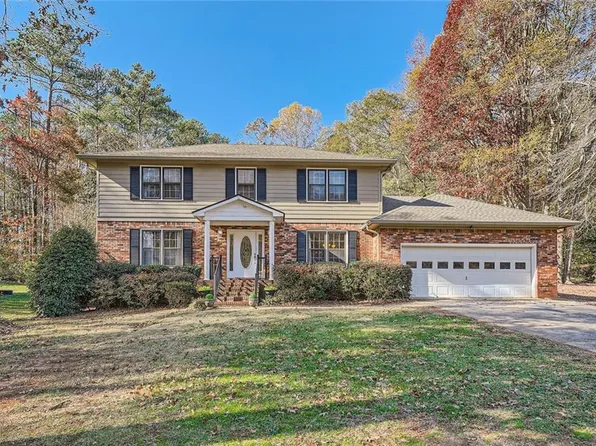 9031 Par Dr, Douglasville, GA 30134