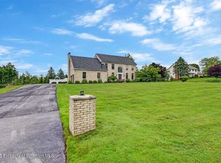1007 Lewis Ln, Waverly Township, PA 18411