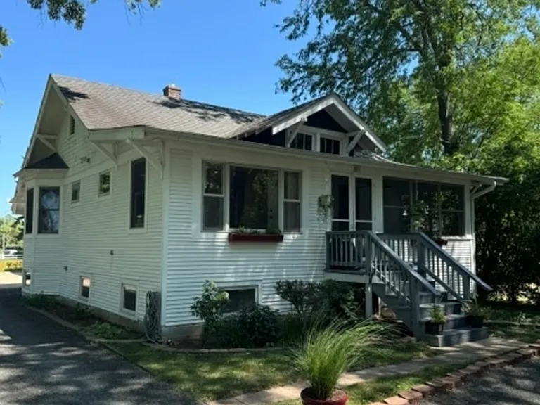 255 S Happ Rd — Photo 1