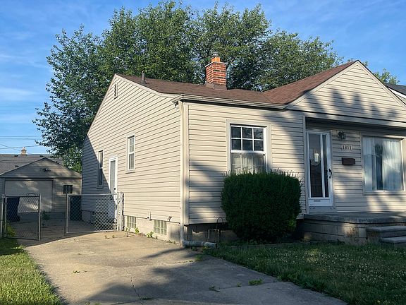 3rd image of 1811 Cicotte Ave