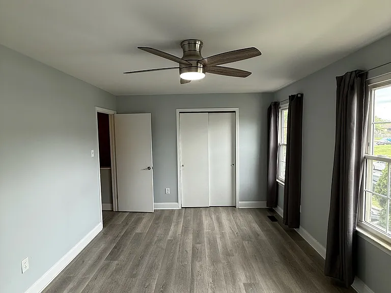 233 Lafayette Dr — Photo 23