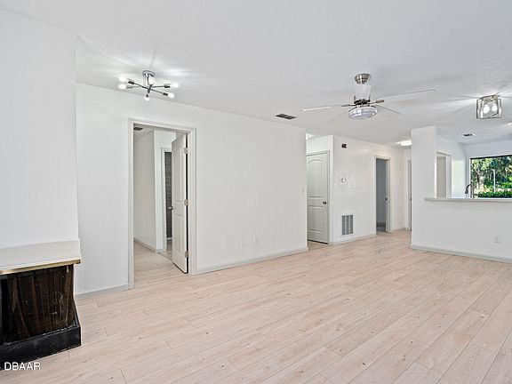 5th image of 1576 Revere Ln
