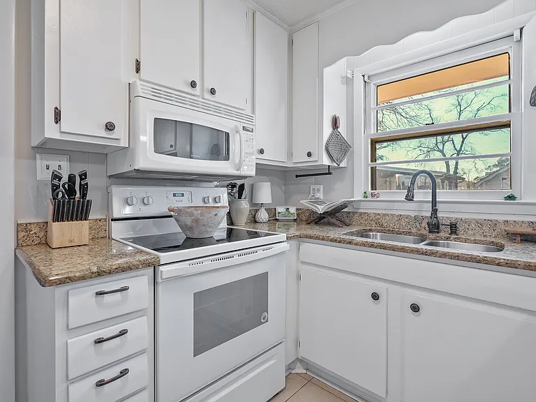 3310 Cornell Dr — Photo 14