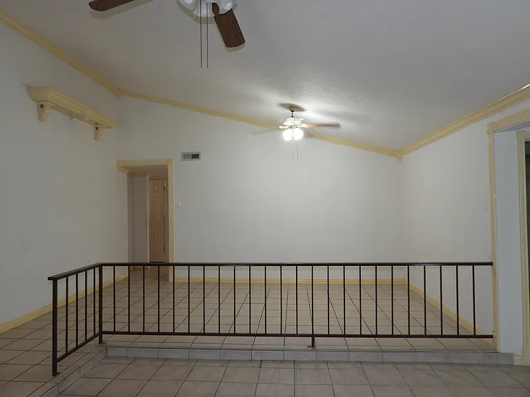 14327 Lorne Dr — Photo 23