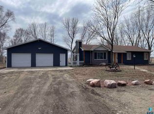 48255 257th St, Garretson, SD 57030