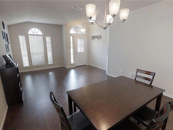 3rd image of 3307 Parkmill Dr