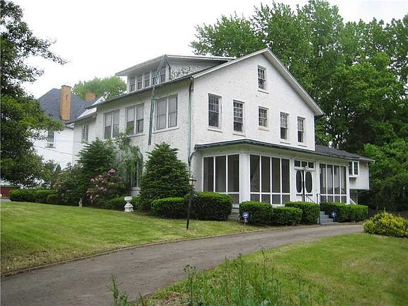 2nd image of 1000 Highland Ave