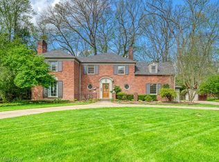 7826 Oakhurst Cir, Brecksville, OH 44141