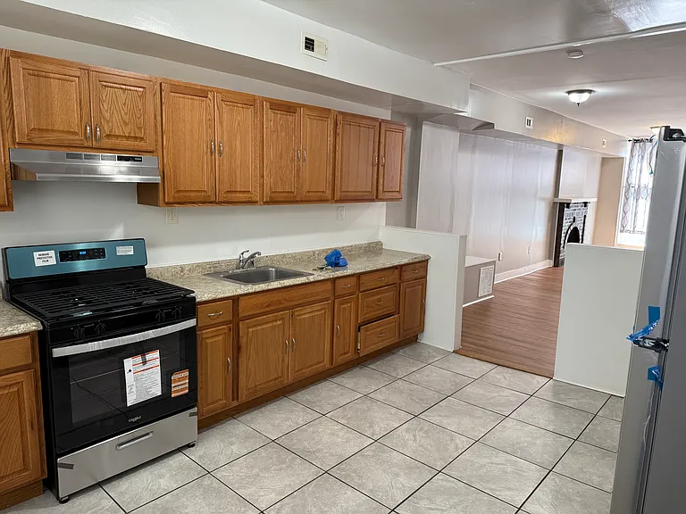 1662 Darley Ave — Photo 8