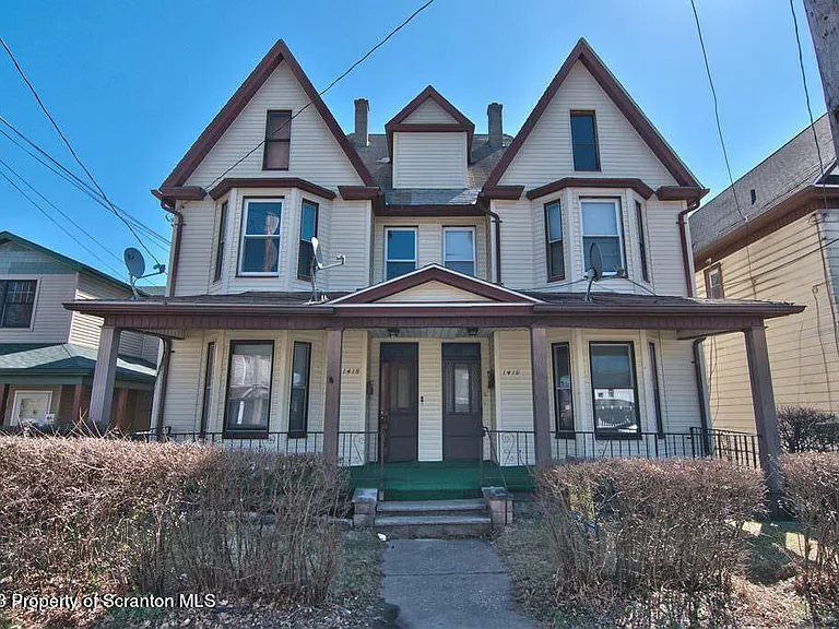 1418 Capouse Ave — Photo 2