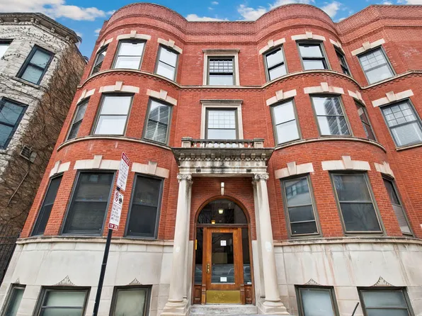3172 N Cambridge Ave #1, Chicago, IL 60657