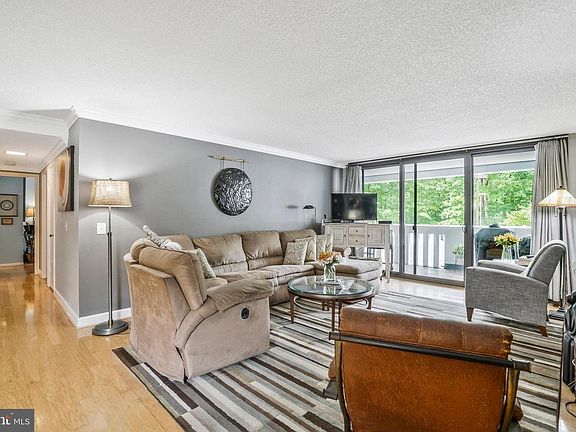 3rd image of 6101 Edsall Rd APT 302