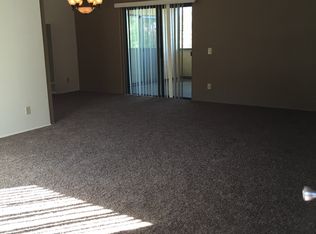 325 Amber Ln #D, Vista, CA 92084