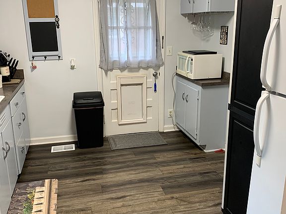 4th image of 2433 Proctor Knott Dr