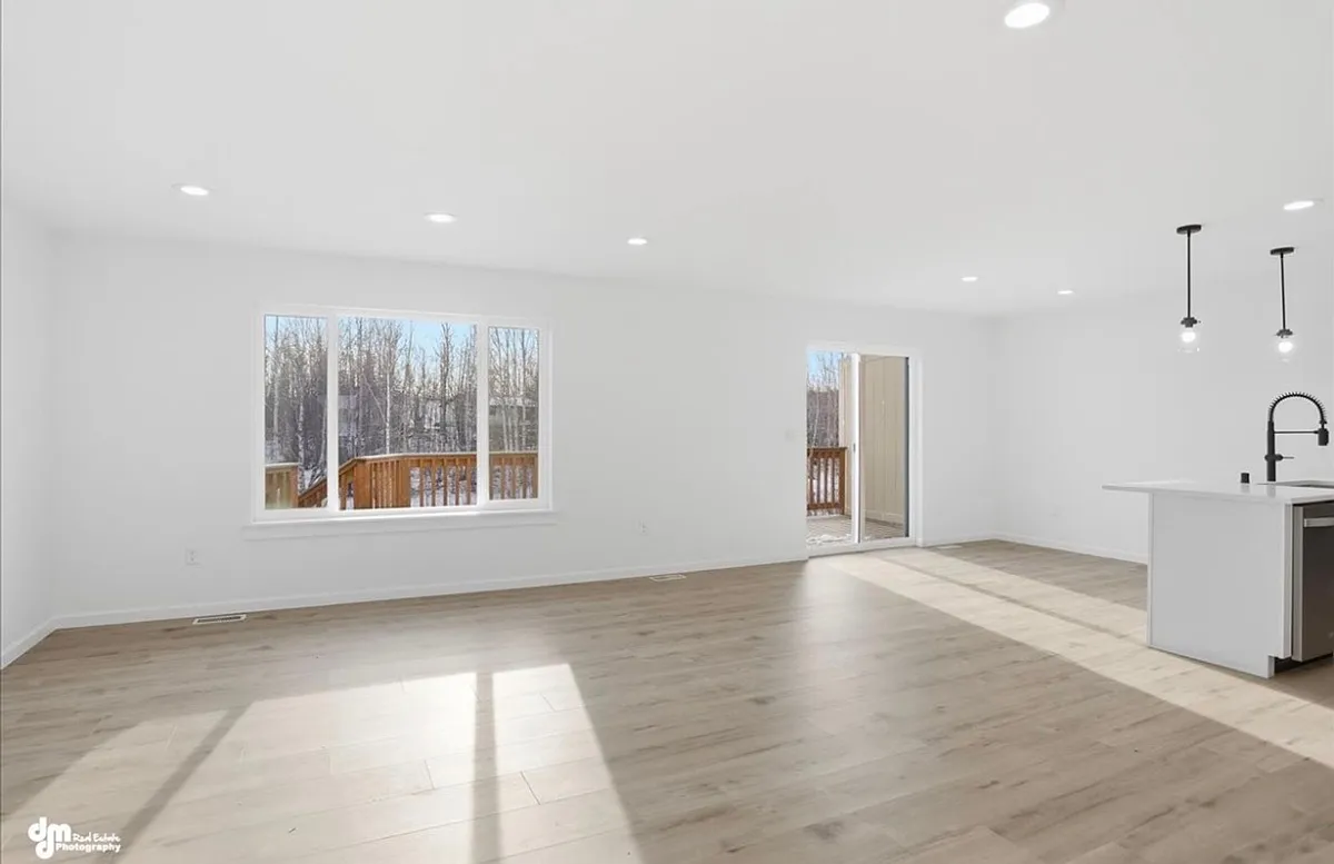 Building Photo - 336 W Ashbrook Dr