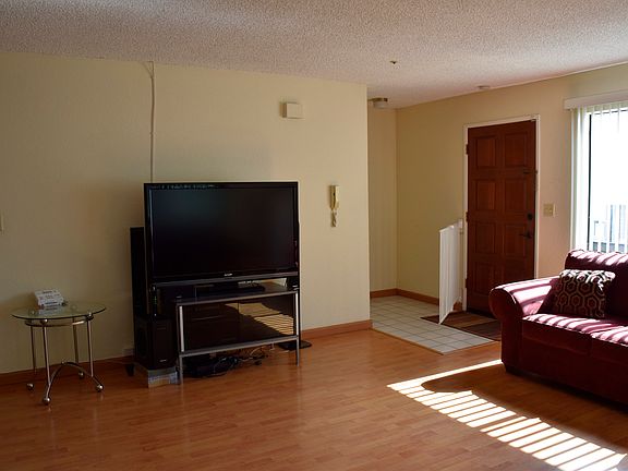4th image of 310 Palmetto Dr APT A