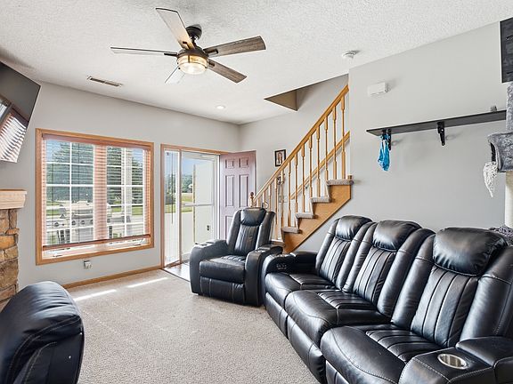 4th image of 822 Red Hawk Way SE